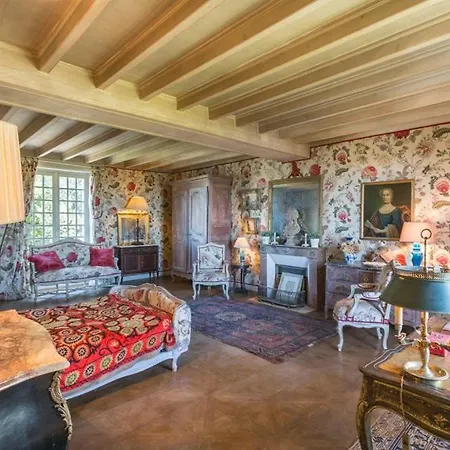 Le Coudray-macouard Sleeps 8 Wifi *