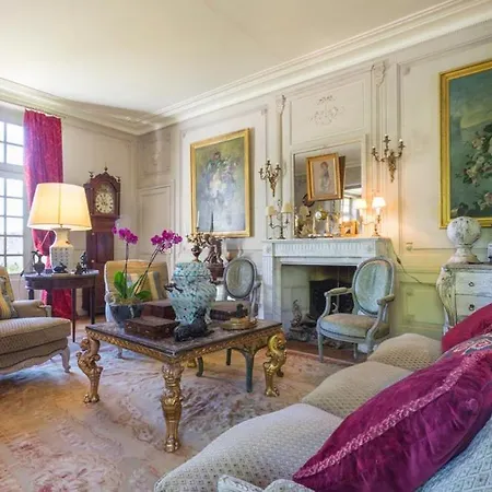 Le Coudray-macouard Sleeps 8 Wifi Villa *