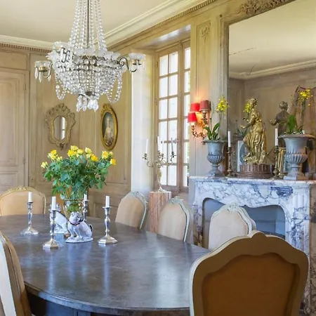 Le Coudray-macouard Sleeps 8 Wifi Villa