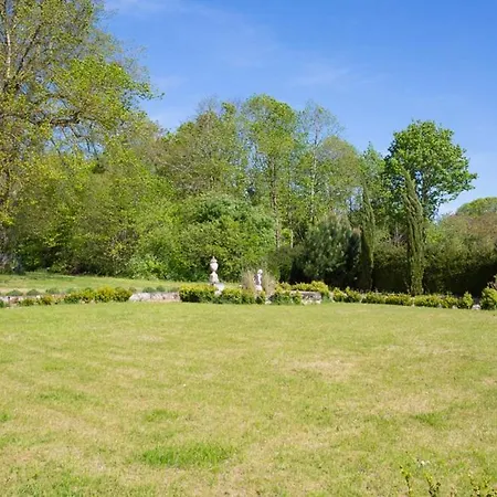 Le Coudray-macouard Sleeps 8 Wifi Villa *