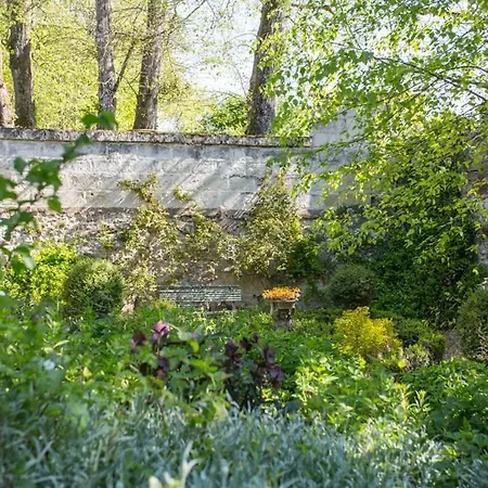 Le Coudray-macouard Sleeps 8 Wifi * Le Coudray-Macouard