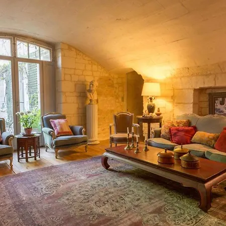 Le Coudray-macouard Sleeps 8 Wifi Villa