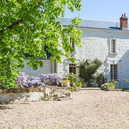 Le Coudray-macouard Sleeps 8 Wifi Villa