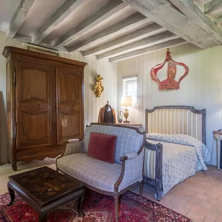 Le Coudray-macouard Sleeps 8 Wifi Villa *