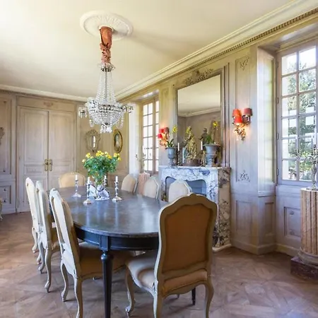 Le Coudray-macouard Sleeps 8 Wifi