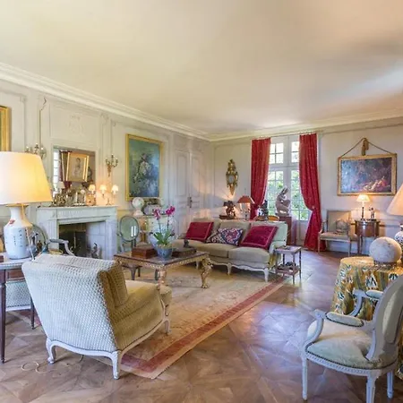 Le Coudray-macouard Sleeps 8 Wifi Villa