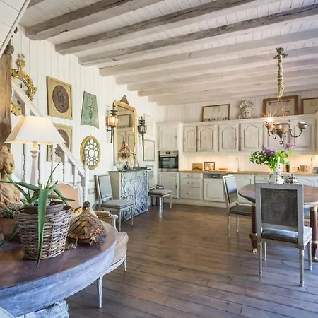 Villa Le Coudray-macouard Sleeps 8 Wifi *