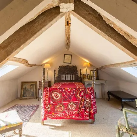 Le Coudray-macouard Sleeps 8 Wifi Villa *